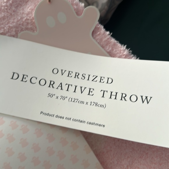 Cupcakes and Cashmere Halloween Light Pink Ghost Blanket Throw👻👻 - Picture 6 of 6